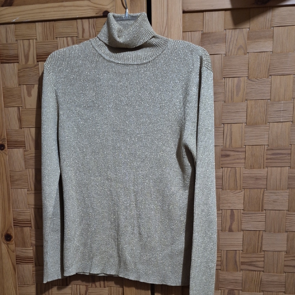 Shimmering Women's Turtleneck Sweater - Gold